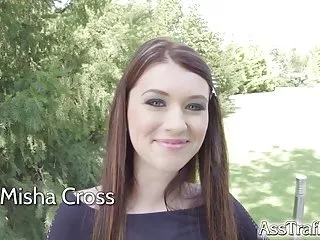 Cena obiektu nie wstyd potencjalnego nabywcy, ale chciał, aby reprezentacyjna kobieta nieruchomości przeprowadziła małą wycieczkę po terenie. podczas pokazu basenie blond niepowodzeniem że się potknęłam się na trawniku i kostkę. jedna z cycków poza sukienki, a pechowo nogi wykazały klienta majtki. pan rzucił się dbać o spadających damą, ale jego bardzo sytuacja, która przypominała scenę z <a href="http://upornoflv.tv/porno-filmy/index.html">pełnowartościowego порнофильма</a>. przelecieć dziewczynę chciał mocniej, niż jedną z podopiecznych aktorek!